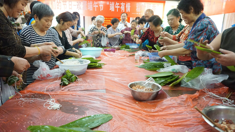  仁泽社工中心举行“情浓五月，粽是关怀”端午节活动 