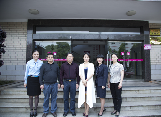 湖南运达实业集团副总裁杨玻女士应邀来我校作讲座