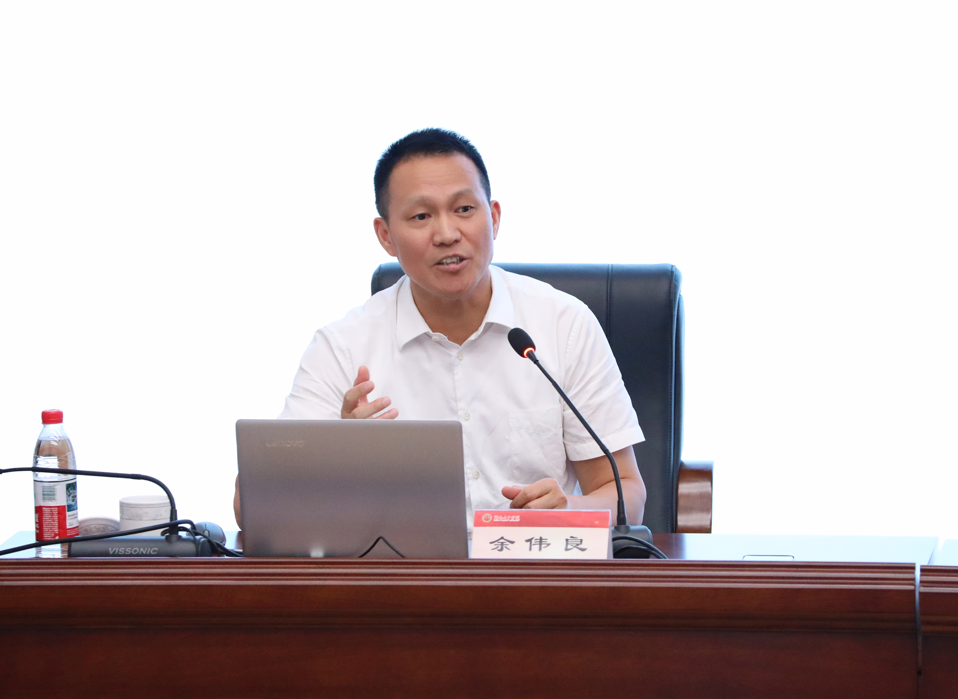 省委教育工委委员、省教育厅党组成员余伟良为我校2025年干部培训班作专题辅导 