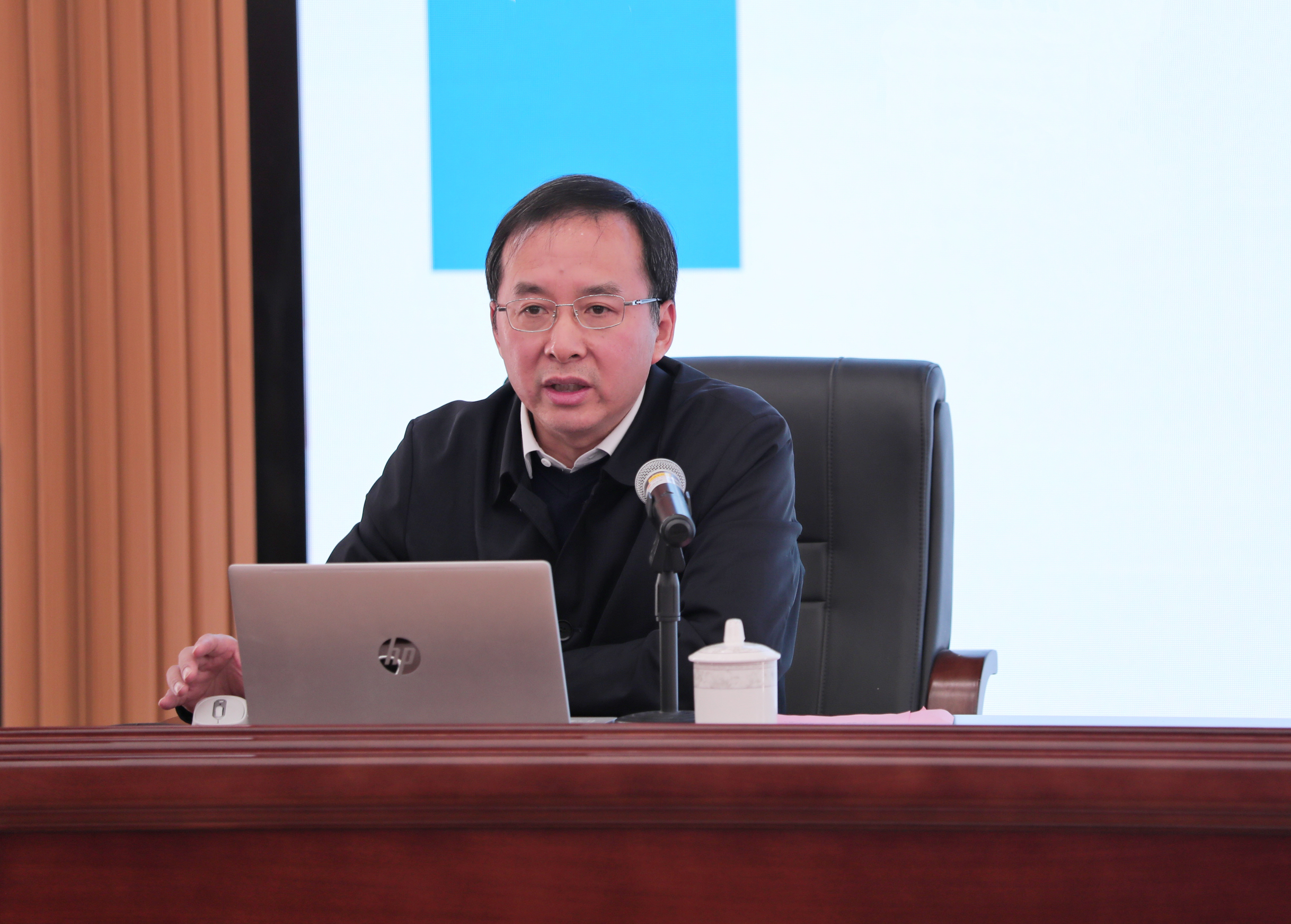 12月5日，九三学社湖南省委员会主委、长沙学院院长陈赤平做党的二十届四中全会精神宣讲