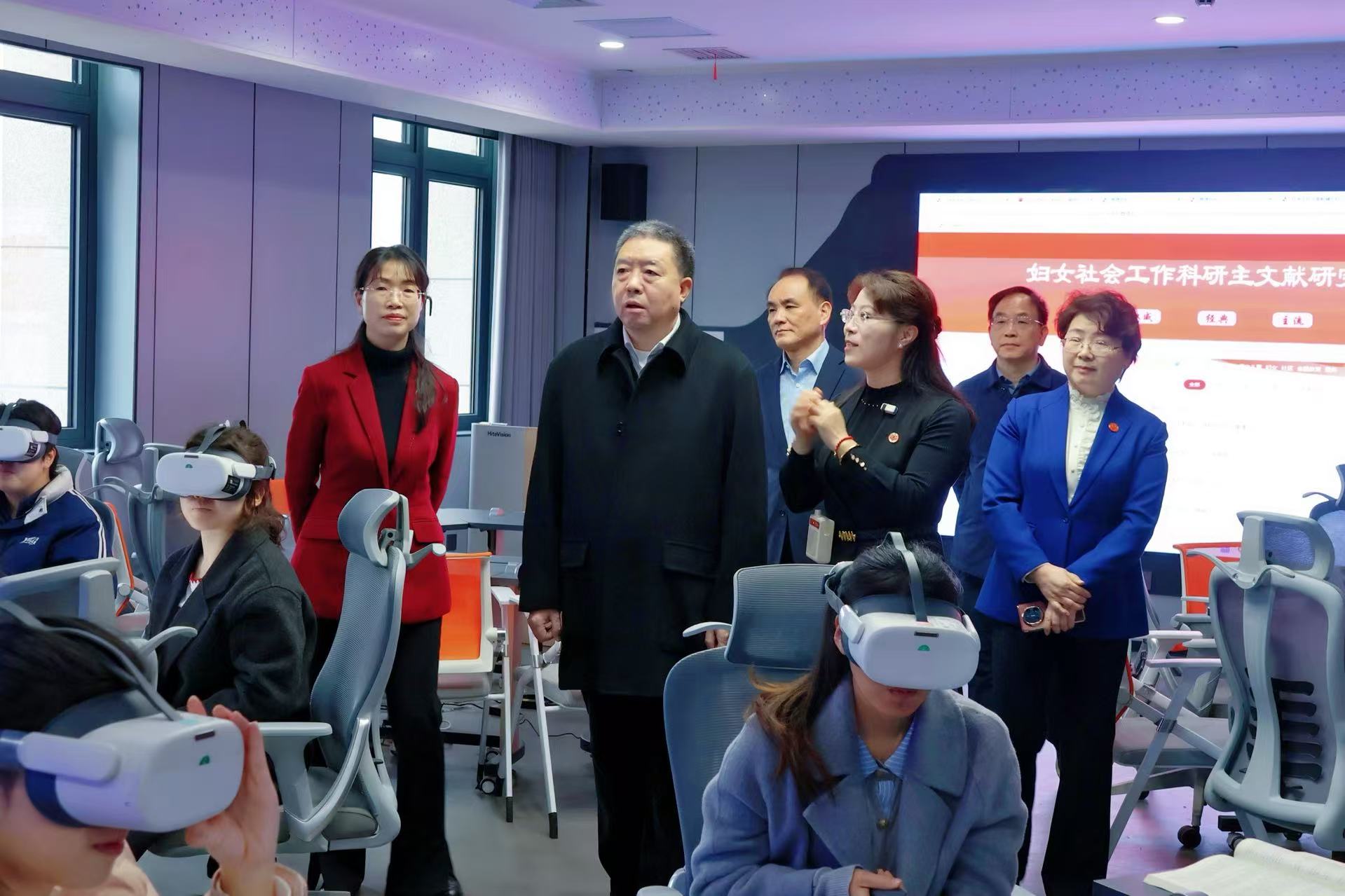 3月24日,省政协主席毛万春到我校调研:发挥女性教育特色优势 推动教育科技人才一体发展