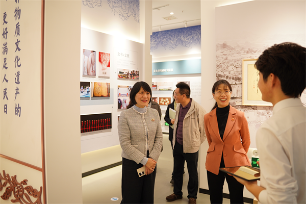 湖南省委外事办来校调研交流